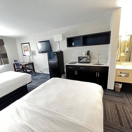 Hotel Baymont By Wyndham Marinette Extérieur photo