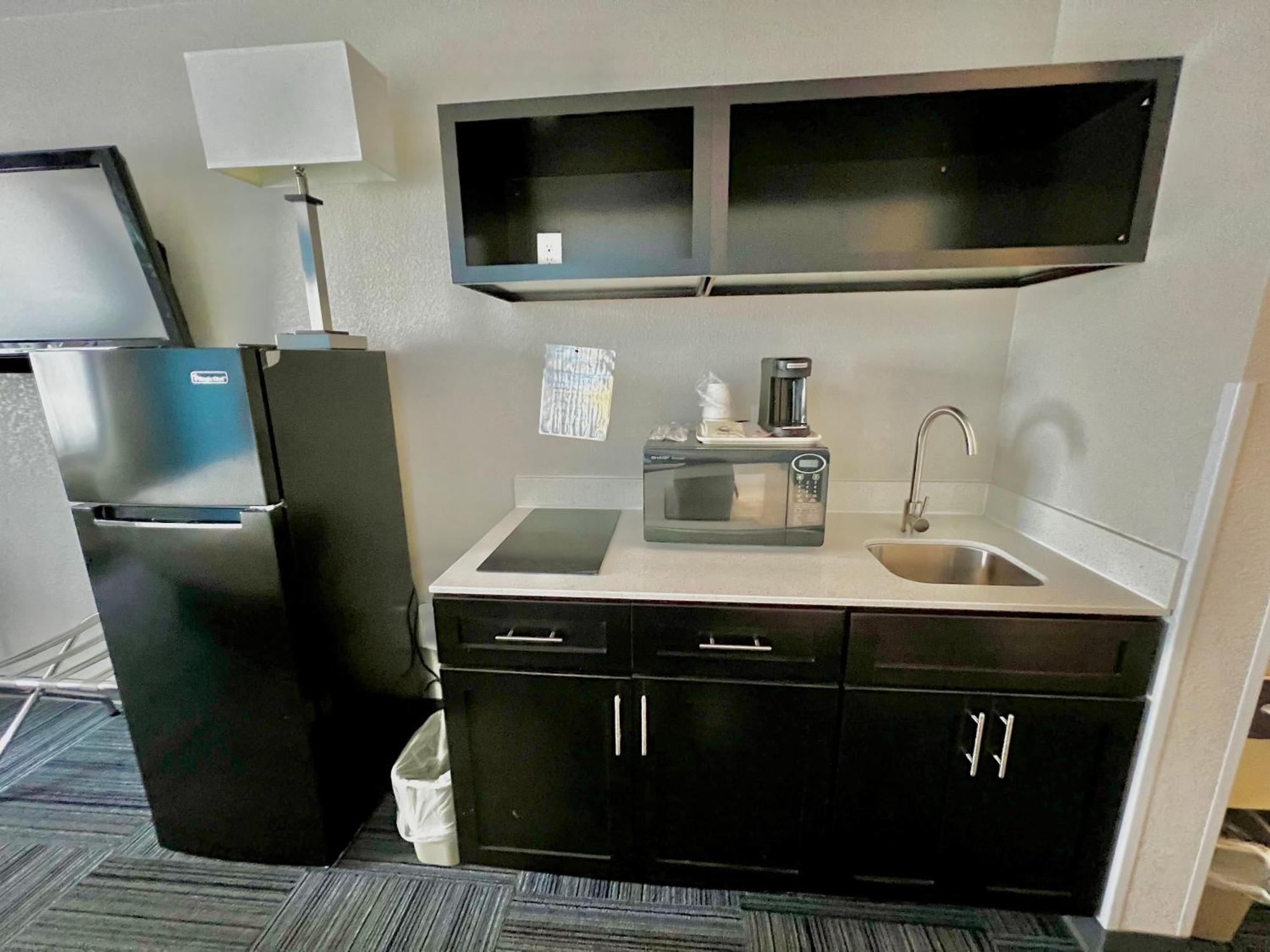 Hotel Baymont By Wyndham Marinette Extérieur photo