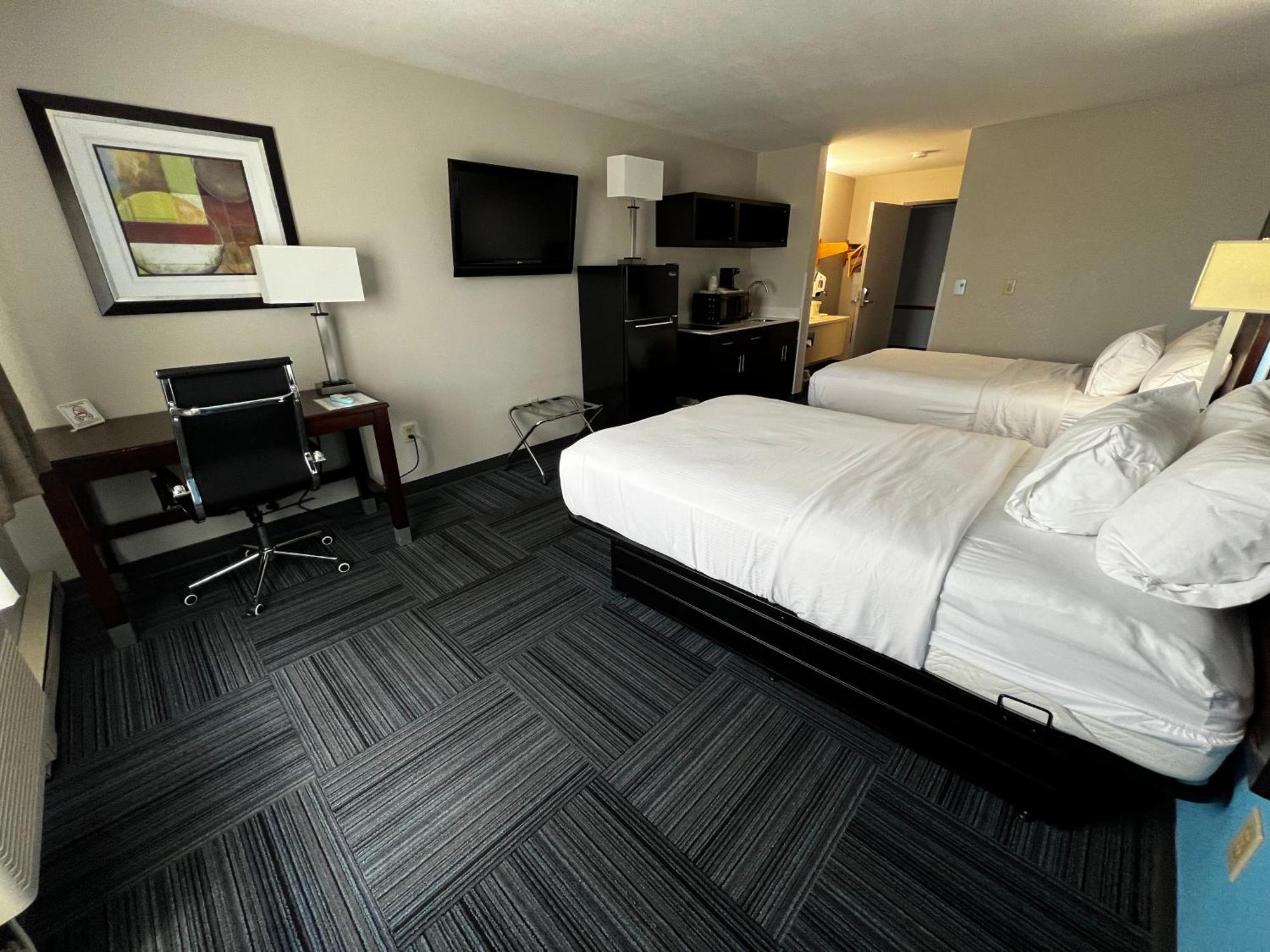 Hotel Baymont By Wyndham Marinette Extérieur photo